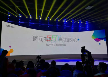 China passo curvado 2.5mm do pixel das telas do diodo emissor de luz toda a exposição de diodo emissor de luz do fundo de fase do formato fornecedor