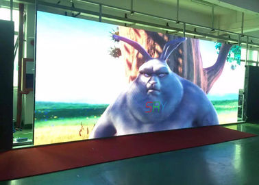 A exposição de diodo emissor de luz fixa interna P4/alojamento simples do armário do ferro de HD conduziu a parede video fornecedor